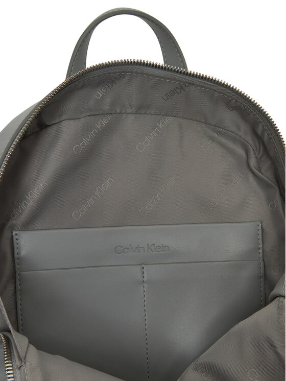 Calvin Klein Calvin Klein Kuprinės Embossed Calvin Round Backpack K60K613185 Pilka