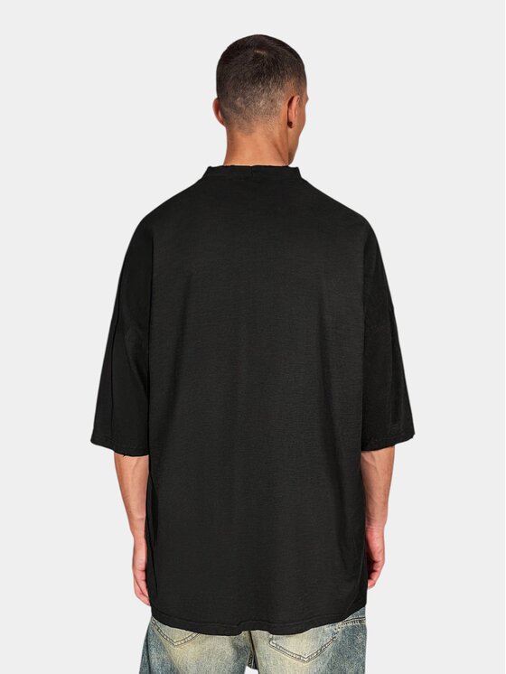 MADE BY SOCIETY MADE BY SOCIETY T-Shirt Underground - T17455 Czarny Basic Fit