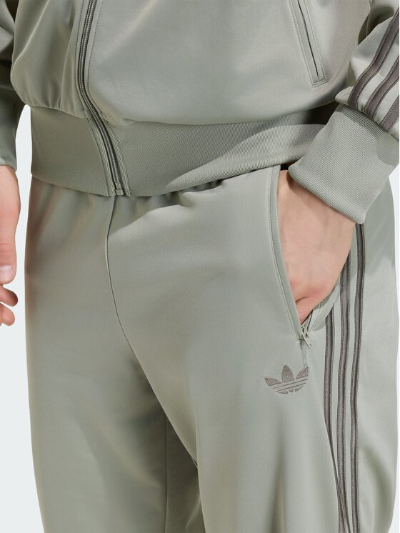 adidas adidas Spodnie materiałowe 159128 Zielony Regular Fit