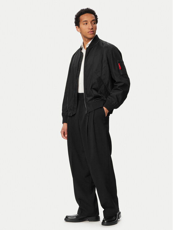 HUGO HUGO Bomber striukė Badamo 2621 50556484 Juoda Regular Fit