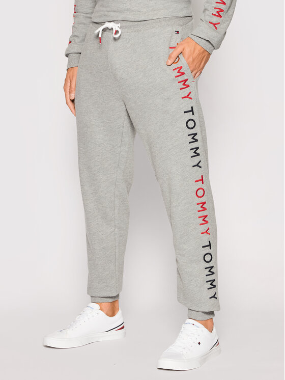 Tommy Hilfiger Pantaloni da tuta UM0UM02145 Grigio Regular Fit • Modivo.it