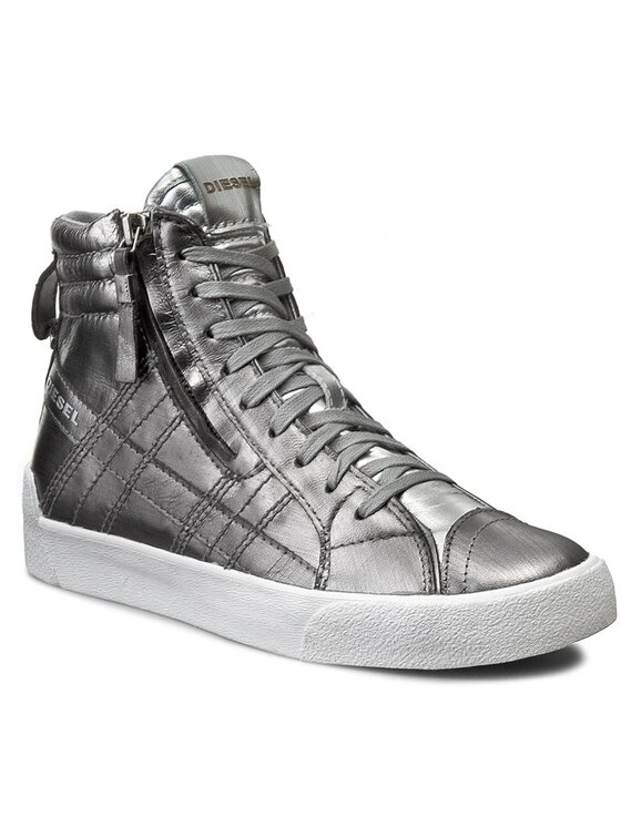 Diesel d string plus store