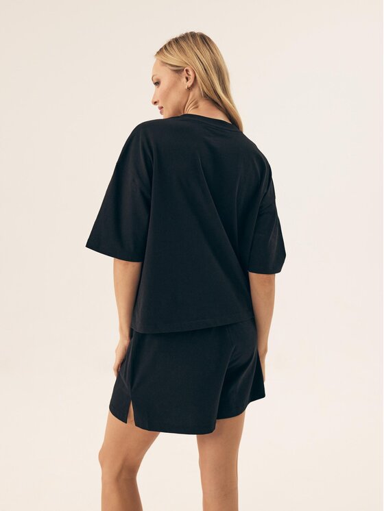 Esotiq Esotiq Szorty materiałowe 42492 Czarny Regular Fit