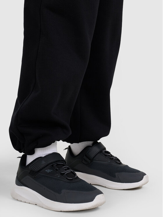 4F 4F Spodnie dresowe URBAN COMMUTER Czarny Oversize