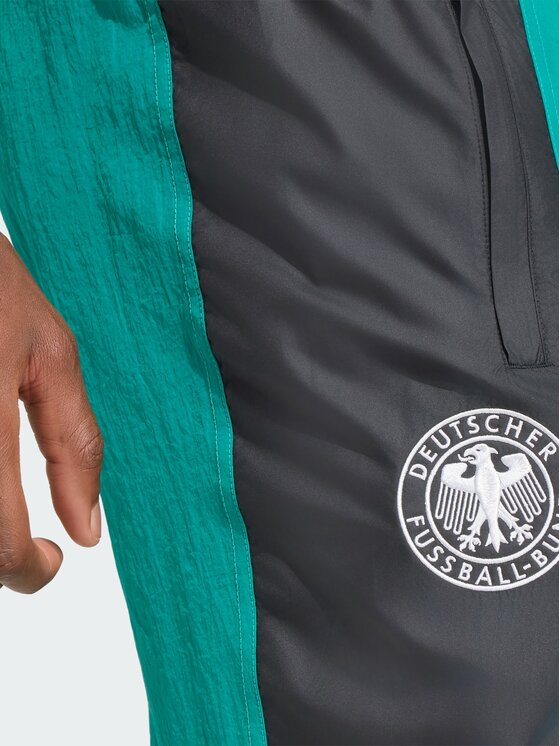 adidas adidas Spodnie dresowe 169207 Zielony Regular Fit
