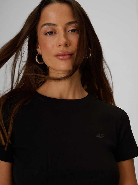 4F 4F T-Shirt BASIC+ Czarny Slim Fit