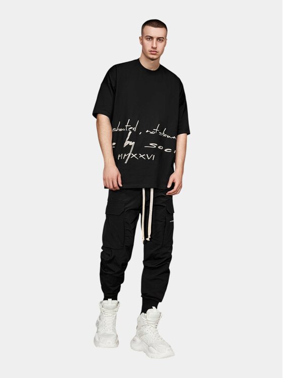 MADE BY SOCIETY MADE BY SOCIETY T-Shirt Tricou Kharma Street -T16823 Czarny Basic Fit