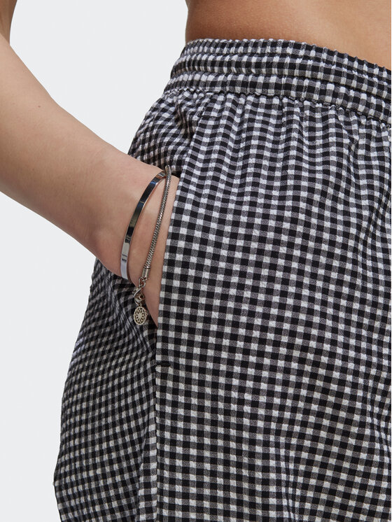 adidas adidas Hlače iz tkanine Gingham HB9456 Črna Loose Fit