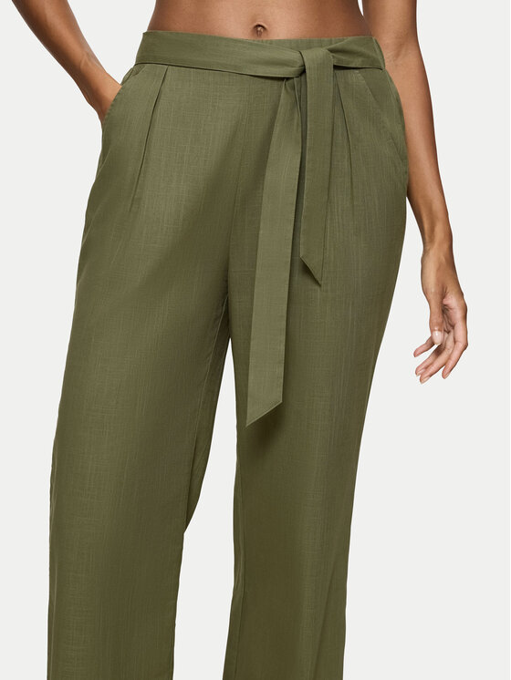 Triumph Triumph Hlače iz tkanine Summer 10222571 Zelena Relaxed Fit