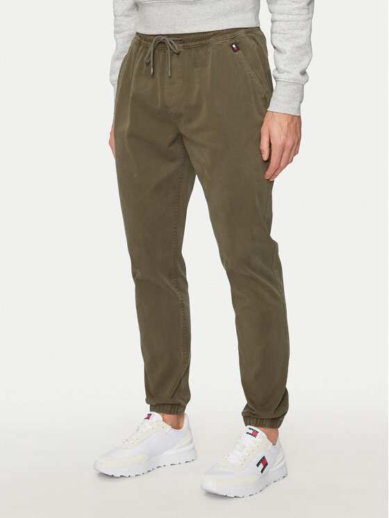 Tommy Jeans Jogger nohavice Austin DM0DM20456 Zelená Slim Fit