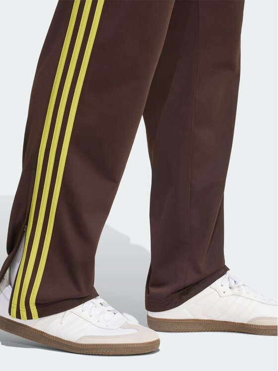 adidas adidas Spodnie materiałowe 159128 Brązowy Regular Fit