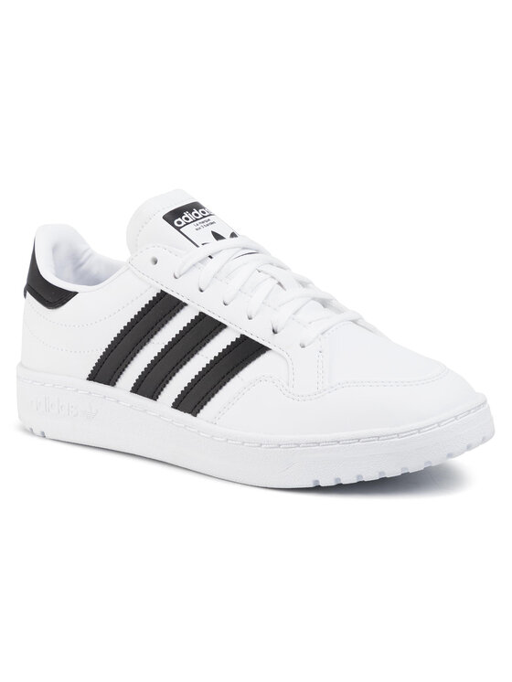 adidas court j