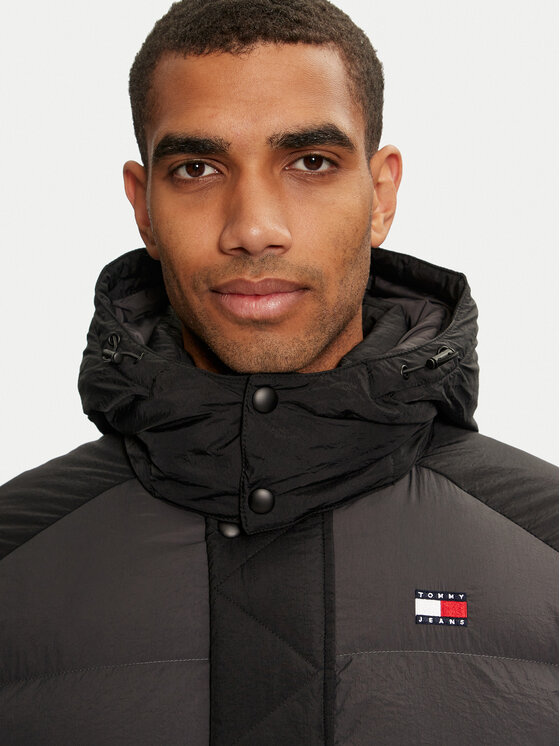 Tommy Jeans Tommy Jeans Μπουφάν πουπουλένιο DM0DM19999 Μαύρο Regular Fit