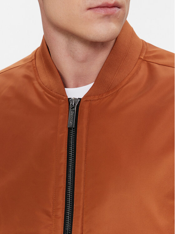 Calvin Klein Calvin Klein Bomber jakna Recycled Sateen Hero Bomber K10K109907 Rjava Regular Fit