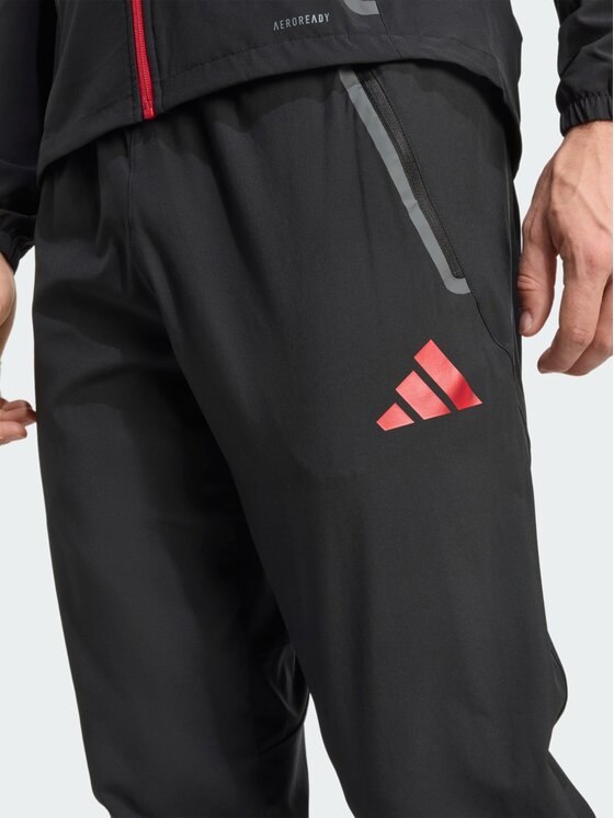 adidas adidas Spodnie dresowe Performance Liverpool FC Tiro 25 Competition Czarny Regular Fit