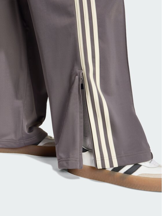 adidas adidas Spodnie dresowe 159027 Brązowy Loose Fit