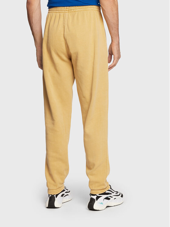 Reebok Reebok Долнище анцуг Classics Natural Dye HK7088 Жълт Relaxed Fit