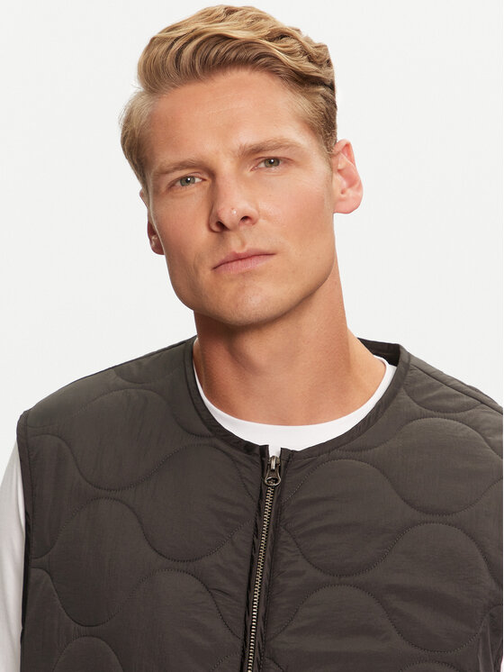 Lee Lee Kamizelka 112341650 Czarny Regular Fit