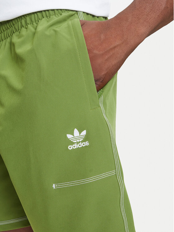 adidas adidas Sportske kratke hlače Trefoil Essentials KA8540 Zelena Loose Fit