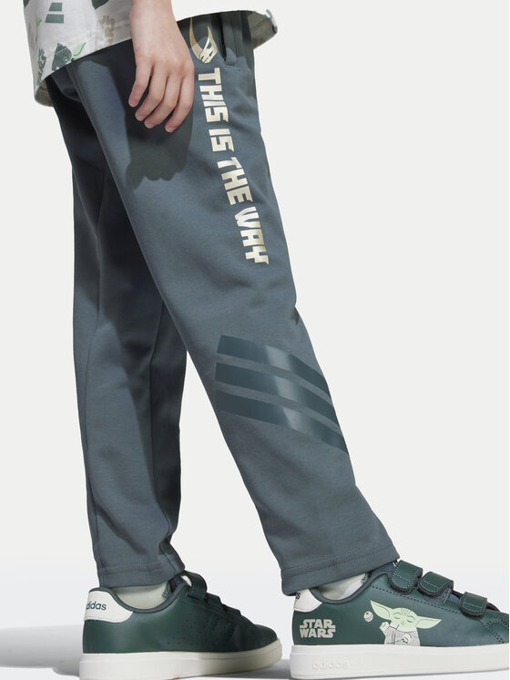 adidas adidas Donji dio trenerke Star Wars The Mandalorian™ JF3652 Zelena Regular Fit