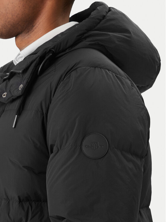 Gant Gant Pūkinė striukė 7006567 Juoda Regular Fit