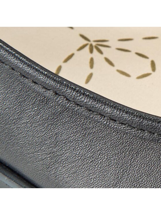 Clarks evie buzz store