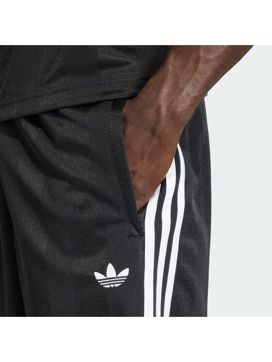 adidas adidas Szorty materiałowe 159302 Czarny Regular Fit