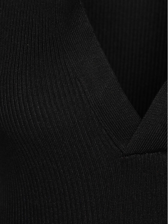 Gina Tricot Gina Tricot Trikotažinė suknelė 20110 Juoda Regular Fit