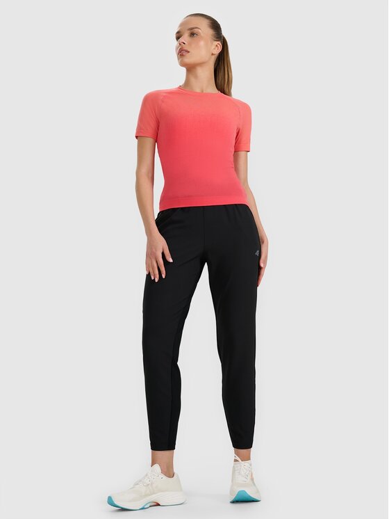 4F 4F Spodnie damskie 4FWAW25TFTRF0931-20S Czarny Regular Fit