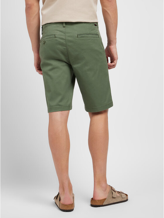Lee Lee Szorty materiałowe REGULAR CHINO SHORT Zielony Regular Fit