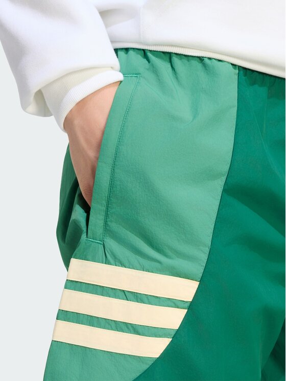 adidas adidas Szorty sportowe 171096 Zielony Regular Fit