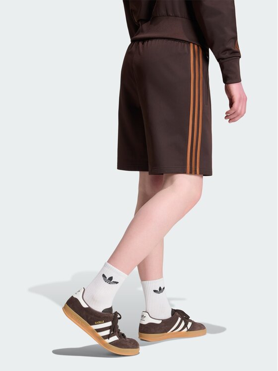 adidas adidas Szorty materiałowe 159247 Brązowy ciemny Regular Fit