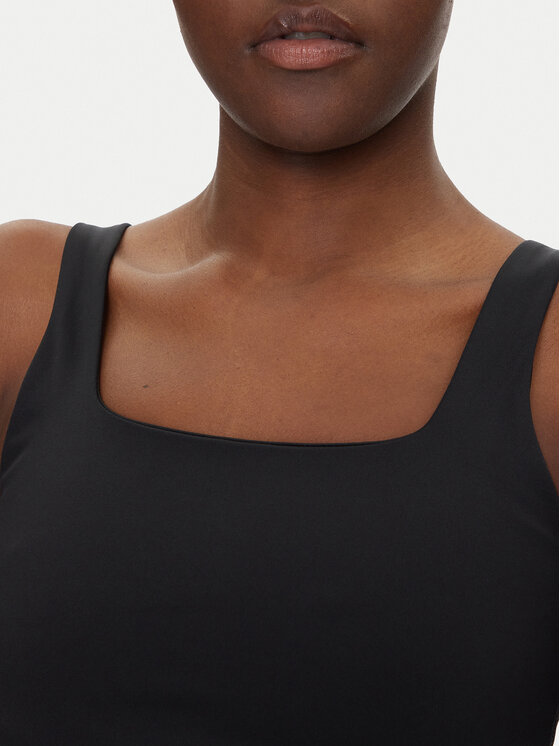Girlfriend Collective Girlfriend Collective Top Tommy 1045 Černá Slim Fit