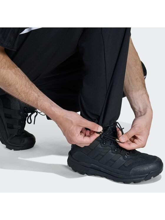 adidas adidas Spodnie materiałowe 152583 Czarny Loose Fit