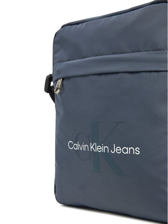 Calvin Klein Jeans Calvin Klein Jeans Taška cez rameno Sport Essentials Reporter 18 LV04G3000G Tmavomodrá
