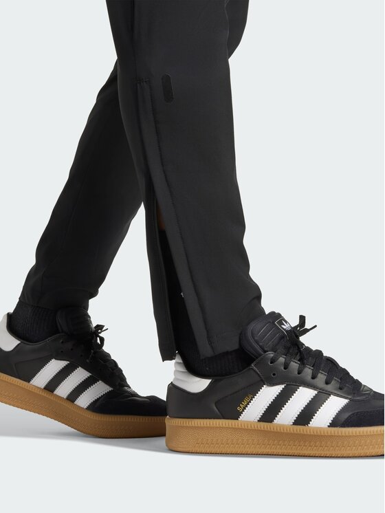 adidas adidas Spodnie dresowe Performance Juventus Tiro 25 Czarny Regular Fit