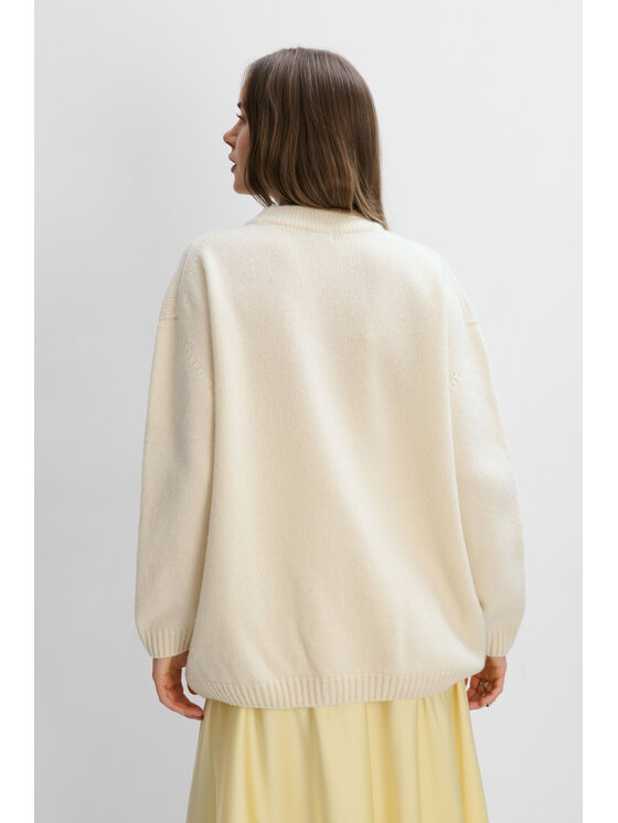 Fobya Fobya Sweter F2115 Kremowy Basic Fit