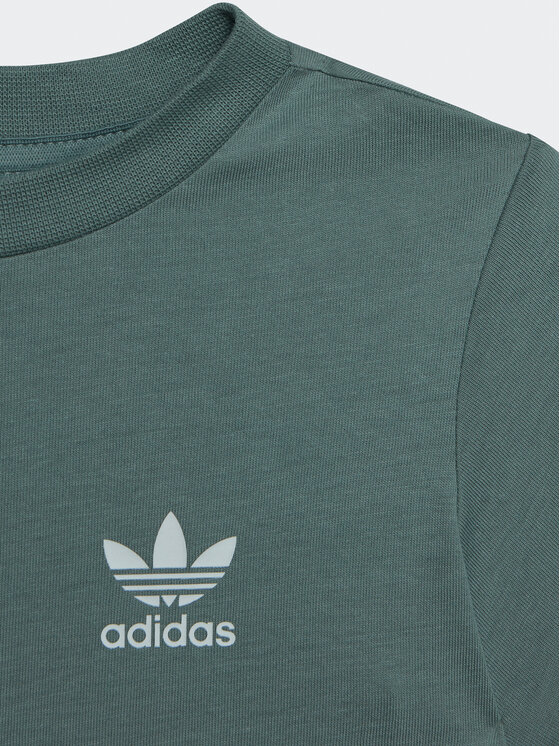 adidas adidas T-Shirt adicolor IC9105 Zielony Regular Fit