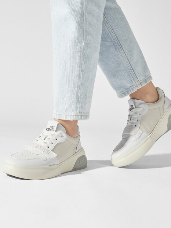 LOVE MOSCHINO LOVE MOSCHINO Sneakersy JA15395G1IINF10A Biały