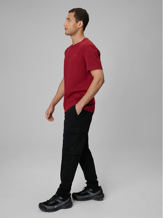 4F 4F Spodnie dresowe ESSENTIAL 2 Czarny Slim Fit