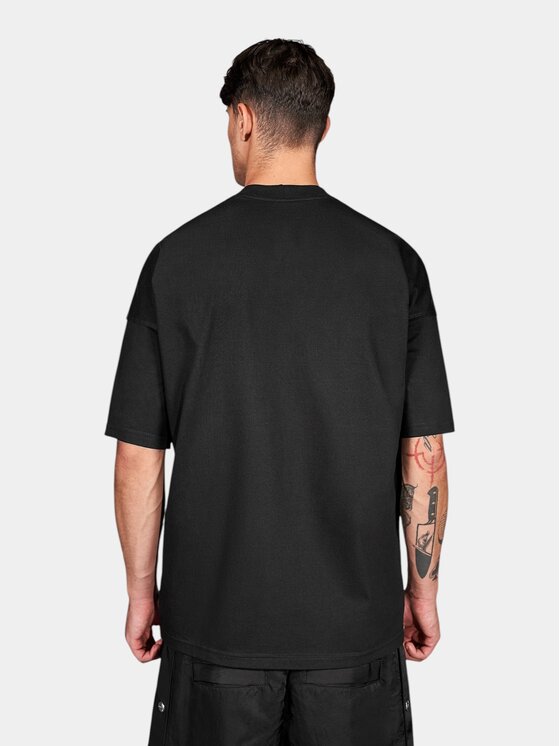 MADE BY SOCIETY MADE BY SOCIETY T-Shirt Oath - T17993 Czarny Basic Fit