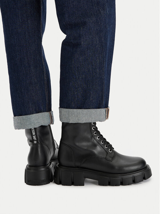 LOVE MOSCHINO LOVE MOSCHINO Šnurovacia obuv JA24085G1NIA000A41 Čierna