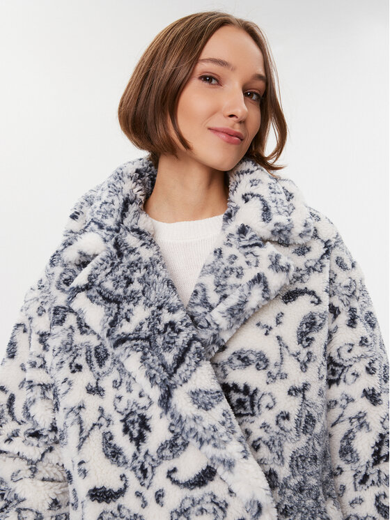 Guess Guess Futro W3BL55 WFSH2 Biały Regular Fit