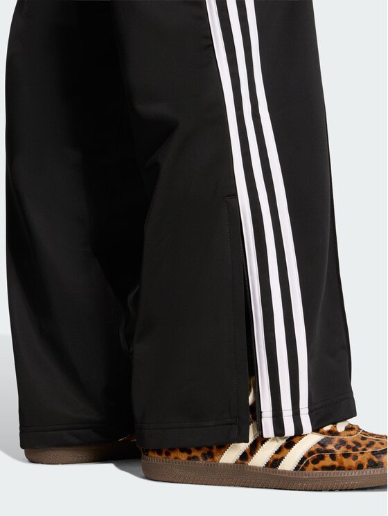 adidas adidas Spodnie dresowe 159027 Czarny Loose Fit