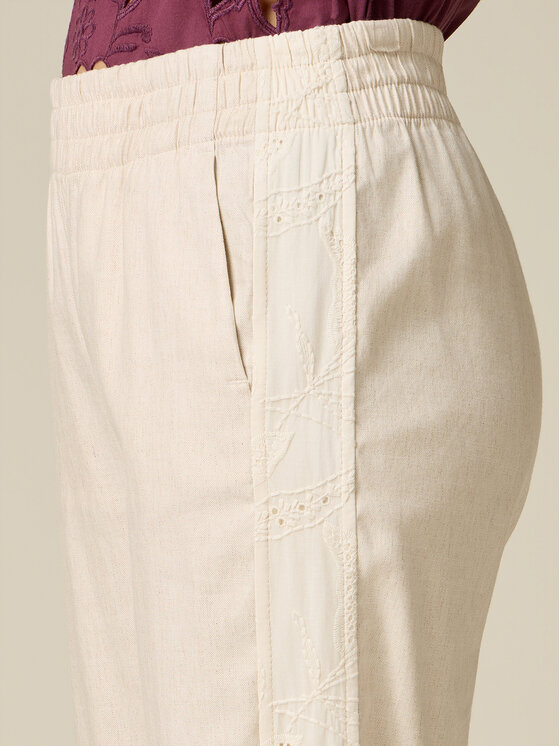 Oltre Oltre Pantaloni di tessuto P003J002456N013 Bianco Regular Fit
