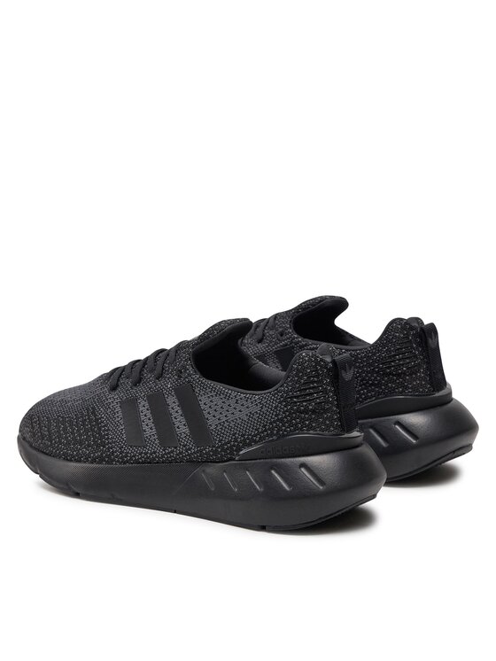 adidas adidas Sneakersy Swift Run 22 GZ3500 Čierna
