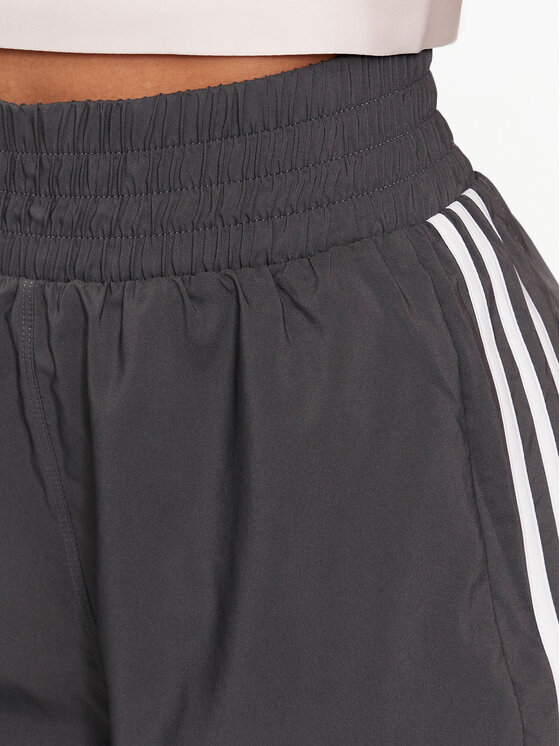 adidas adidas Športne kratke hlače Pacer Training 3-Stripes IS2173 Siva Regular Fit