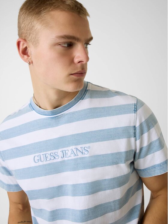 Guess Jeans Guess Jeans T-Shirt 181950 Modrá Classic Fit