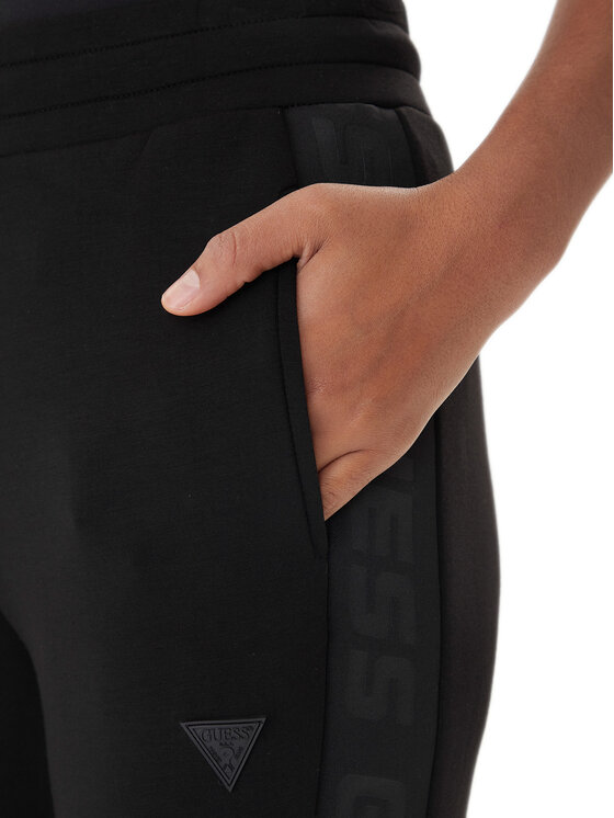 Guess Guess Jogginghose V2YB18 K7UW2 Schwarz Regular Fit