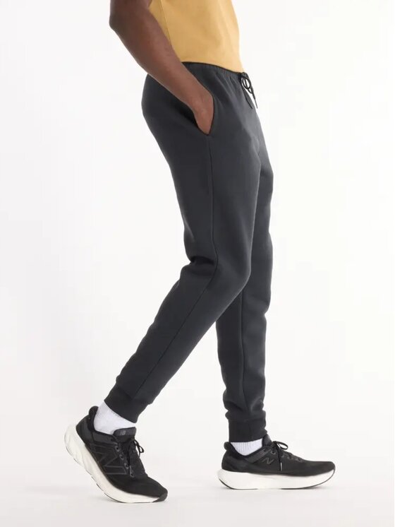 New Balance New Balance Spodnie dresowe MP43904 Czarny Standard Fit